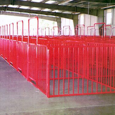 CLUSTER AND SINGLE ROW FAIR PENS